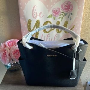 ⭐️Michael Kors Purse